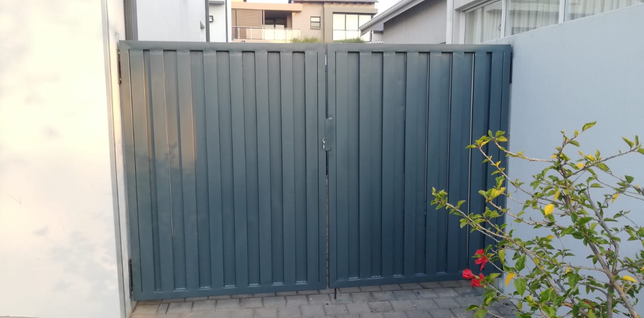 Swing gate